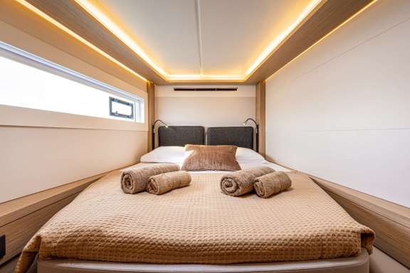 Image of M&M yacht #7