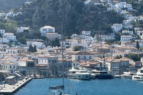 Review img # 14 of the yacht AMELIA