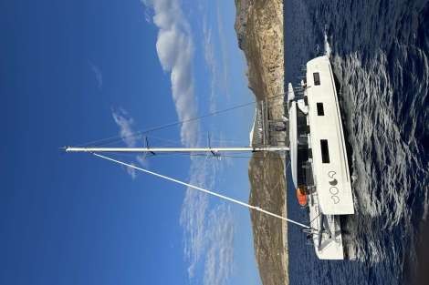 Review img # 24 of the yacht MOONDANCE