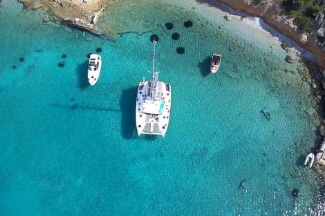 Review img # 18 of the yacht MOONDANCE