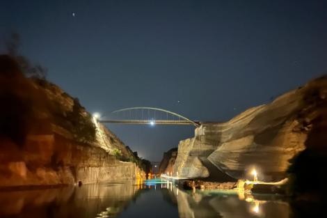 Review img # 16 of the yacht MOONDANCE